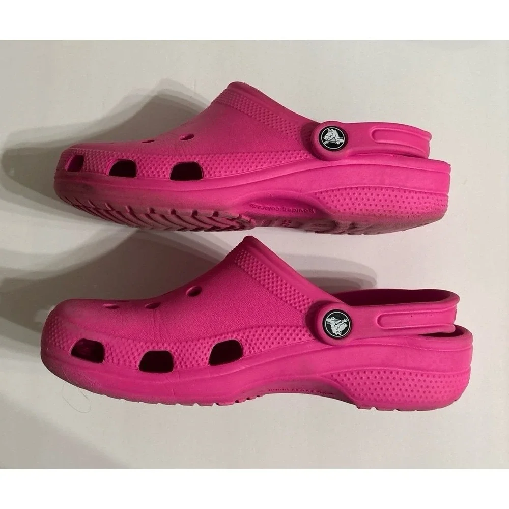 Crocs Classic (size J6) Pink Croc Sandals